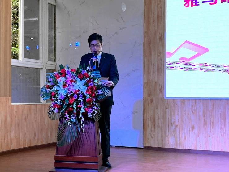 让音乐陪伴成长 凯发k8国际首页登录乐器捐赠爱心行动走进重庆市长寿区江南九年制学校